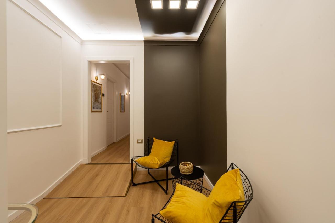 Toledo Relais Suites - By Pera Rooms Collection نابولي المظهر الخارجي الصورة