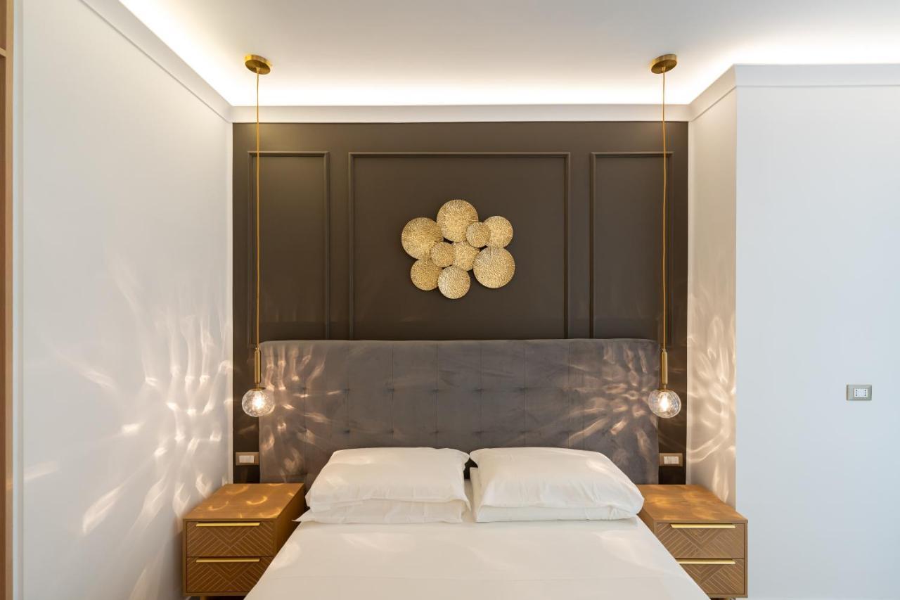 Toledo Relais Suites - By Pera Rooms Collection نابولي المظهر الخارجي الصورة