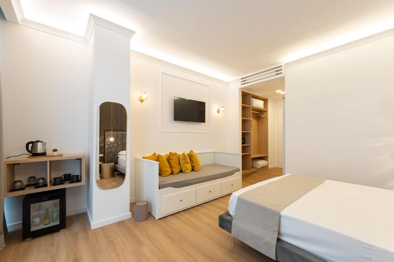 Toledo Relais Suites - By Pera Rooms Collection نابولي المظهر الخارجي الصورة